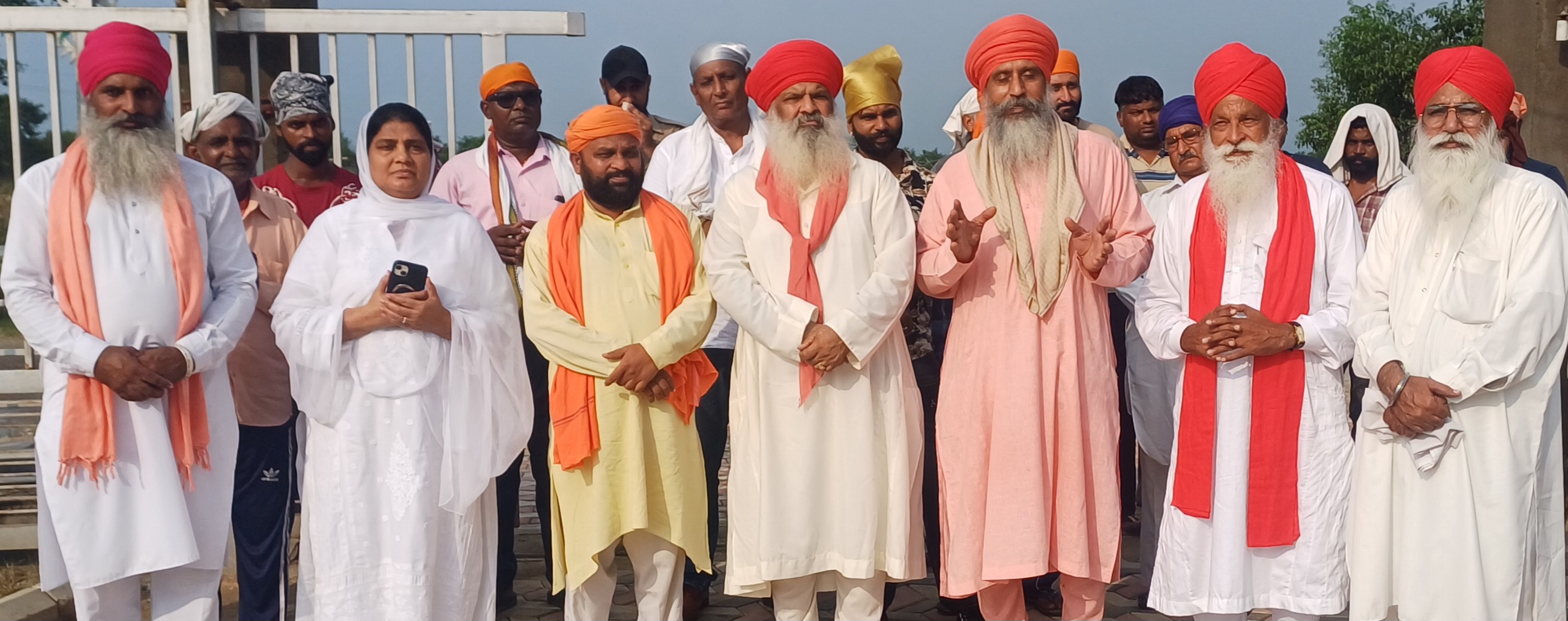 In the memory of Sant Samman Das, a special function was organized at Sri Guru Ravidas Begampura Sadan, Khuralgarh Sahib and langar was served for the devotees.